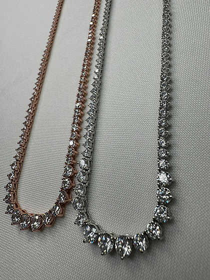 ����� Queen Collier