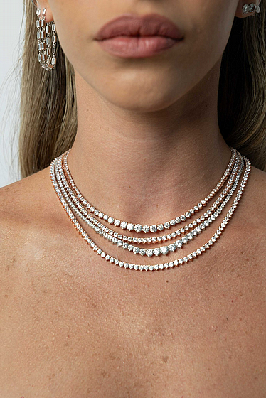 ����� Queen Collier